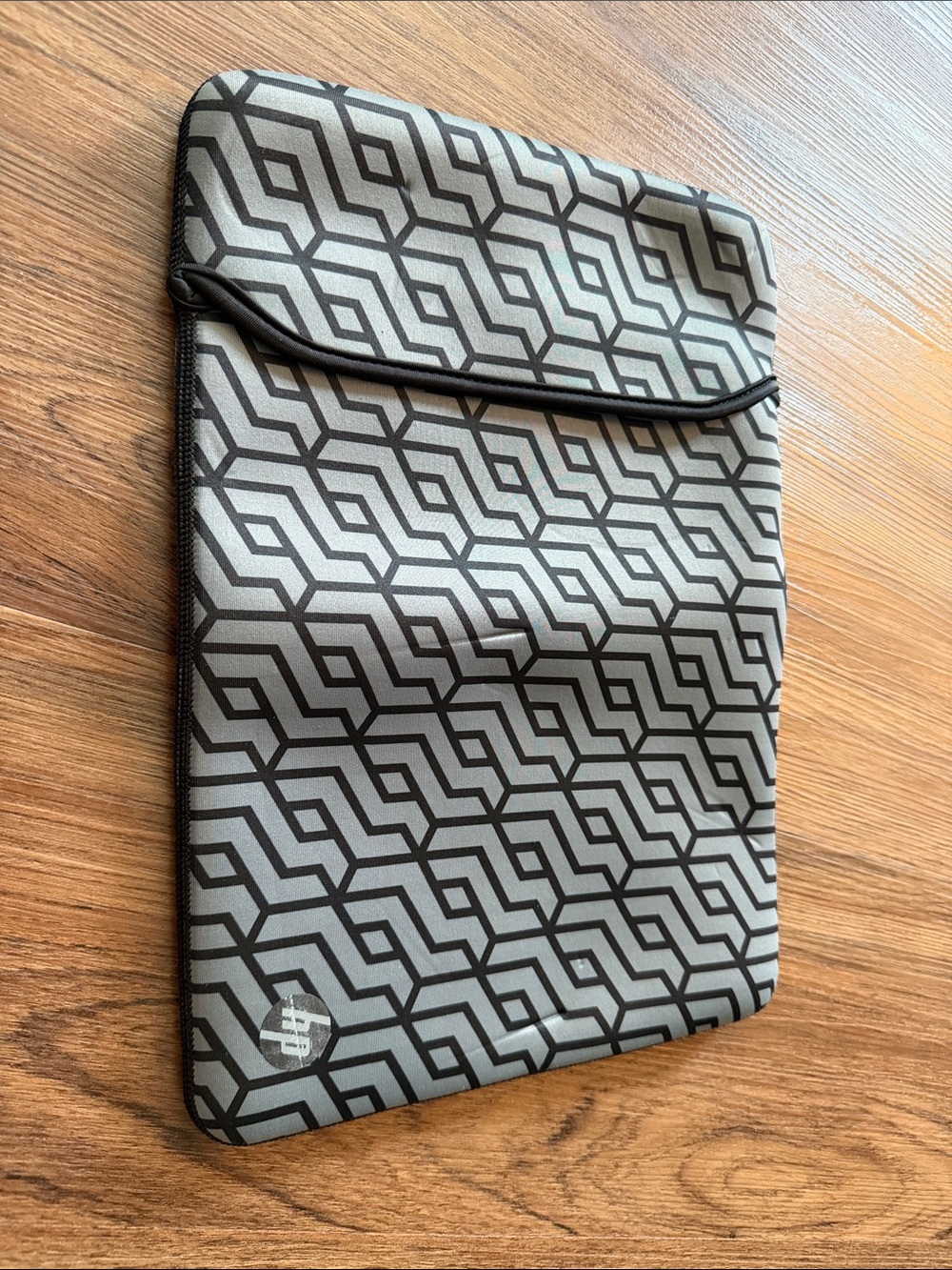 HP Gray & Black Geometric Neoprene Laptop Sleeve